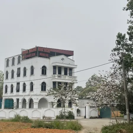 Hoang Gia Motel Отели в г. Вьетчи