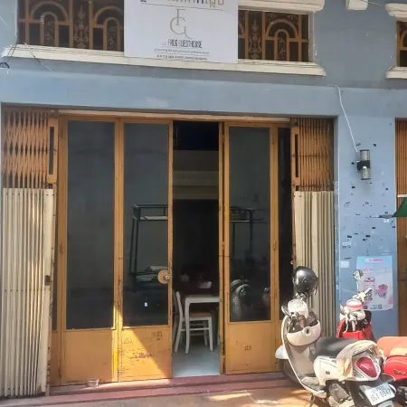 Home Frog Guesthouse Отели рядом с достопримечательностью «Русский рынок»