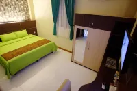 Townhouse Oak near Stasiun Purwosari for