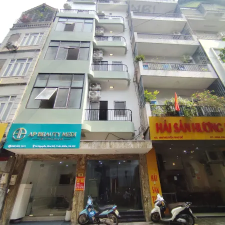 Aurora Homestay 16 Nguyen Nhu Do Отели рядом с достопримечательностью «Донгда»