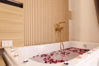 Taj Pyramids View Hotel & Suites - Jacuzzi