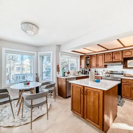 Metta Stays Edgemont in Calgary