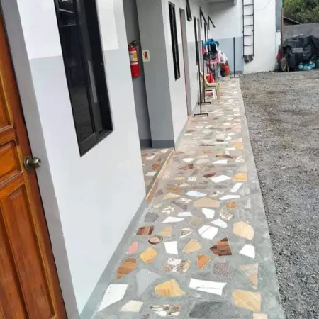 Reg'z Boarding House