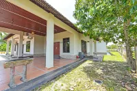 Nurbayu Guest House by StayZy - 2-نجوم