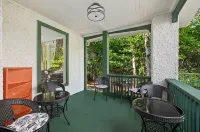 Vancouver Shaughnessy Peaceful Stay with Private Bathroom at a Classic Home - Villas