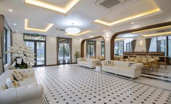 Tra Co Luxury Hotel