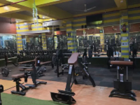 HOTEL AARAV GRAND โรงแรมในมธุระ