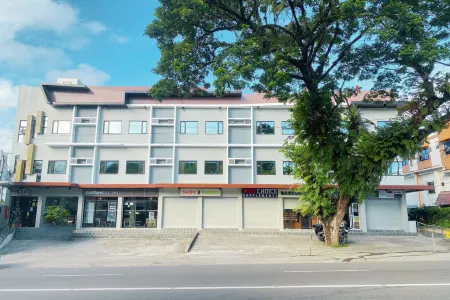 Aura Condotel Отели в г. Роксас Сити