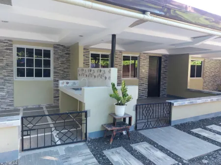 Yuken Mari Beach Resort Panglao Отели рядом с достопримечательностью «Либаонг Уайт Бич»