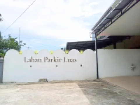 Home Suite Home Singkawang Hoteles en Pasiran