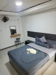 Neomi Neomi Guest House Malang - balcón