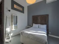 Grey l Studio Apartments Corniche Alexandria Little Venice โรงแรมใกล้สะพาน Stanley Bridge