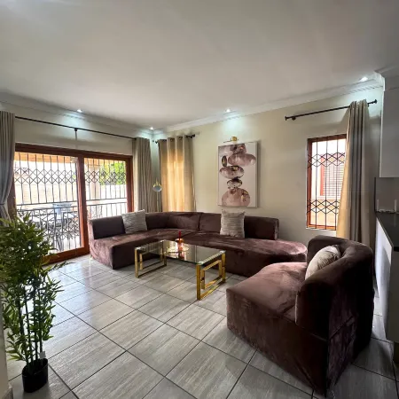 Elegant Midrand Retreat | Pool & Outdoor Dining