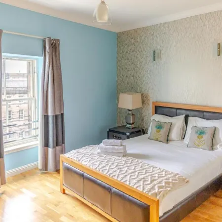 Royal Mile Apartments by Joivy