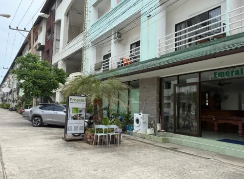 翡翠酒店