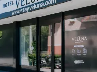 VELUNA Salzburg One Hotels near Affront Theater