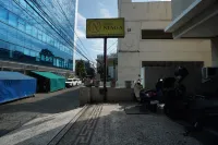 Townhouse Oak Hotel Niaga Surabaya - Park Yeri