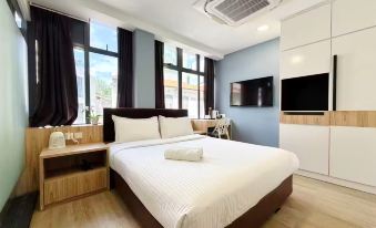 Aura Hotel Mackenzie, 11 Hrs, Stay From 10PM - 9AM