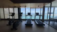Luxury Rooms with Pool & Gym / 10mins from Airport - Condos