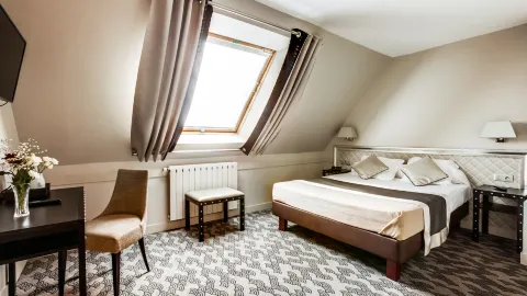 Hotel d'Amiens in Paris