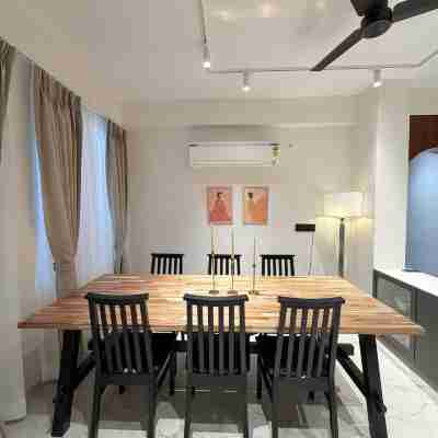LiveLikeaHome | Spacious 4 BHK Jaipur Home Dining/Meeting Rooms