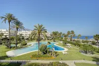 Luxury Beachfront Apt with Private Garden & Pool - Phòng Gym