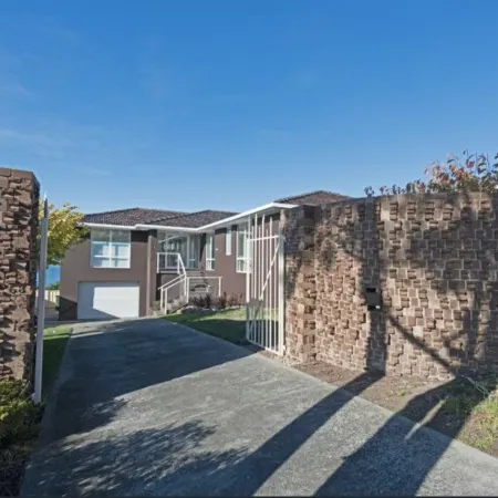 Hobart Bay Sunrise House--Rare Aurora Viewing Opportunities