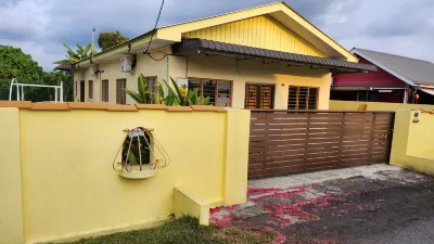 Ipoh Homestay Vacation 12 Pax 4 Bedroom for Delicious Food  호텔