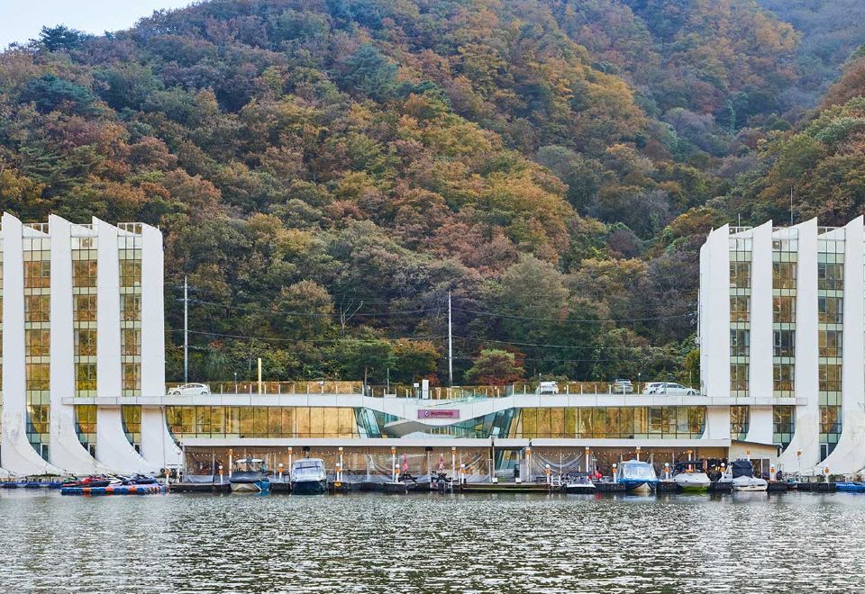 2. 크레스트72 호..