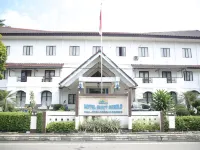 Hotel Bukit Serelo Kopi Bubuk Cap BUKIT TUNJUK 주변 호텔