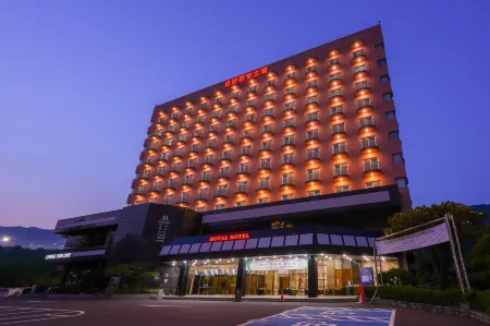 Bogok Royal Tourist Hotel Отели рядом с достопримечательностью «Gyo-dong and Songhyeon-dong Tumuli»