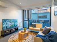 Modern 1BR Apt Near Swinburne & Glenferrie Rd 霍索恩區酒店