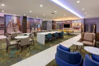 La Quinta Inn & Suites by Wyndham DeSoto Hotels in DeSoto