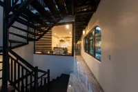 Strawberry Ha Giang Loop Tour, Motorbike Rental & Rooms