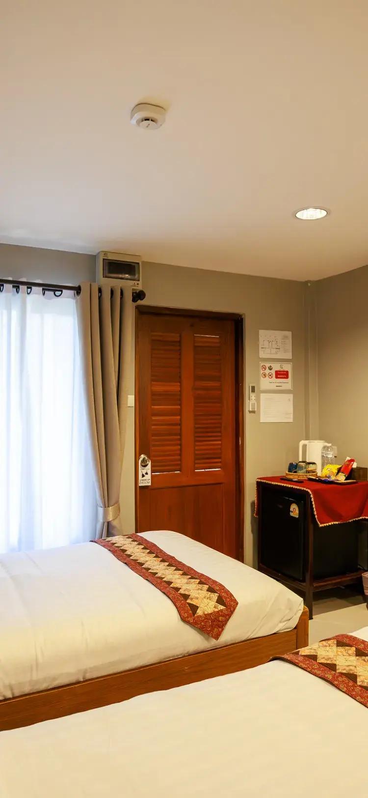ห้องทวินมาตรฐานพร้อมระเบียงวิวสวน