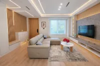 Luxury 3-Bedroom Home Modern Retreat in Vancouver