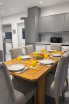 Spacious 4BR Corporate Stay w/ Parking & Workspace