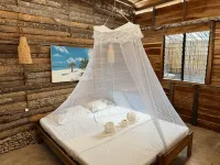 Tribu Kihud "Experience Simple Living"