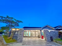 Mount Austin Landed Homestay 16pax Karaoke Jacuzzi BBQ by Stayrene -  Casas de vacaciones