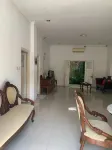 Omah Bagio Guest House By Sewain - parking