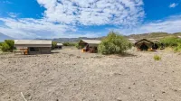Africa Safari Lake Natron Camping - parking