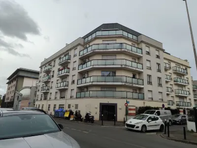 Wen Xi Hôtel فنادق في Aulnay-sous-Bois