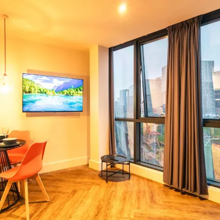 Stunning 2 & 3 Bed Apartments in Central Manchester with Security