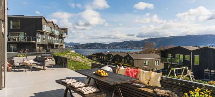 Large luxurious apartment with private terrace and parking Hotels in Bergen