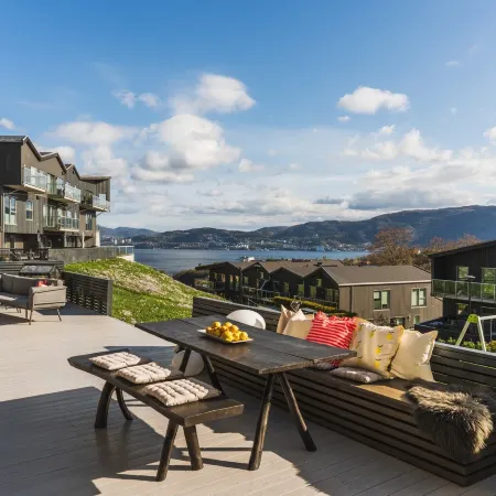 Large luxurious apartment with private terrace and parking