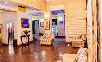DEES HOTELS APARTMENTS AND SUITES