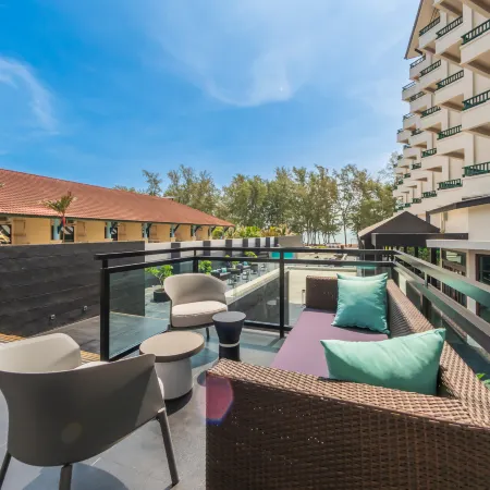 Solis Beach Hotel Rajamangala