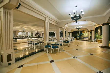 Horison Resort Tulip Puncak Отели рядом с достопримечательностью «Botanic Garden Cibodas»