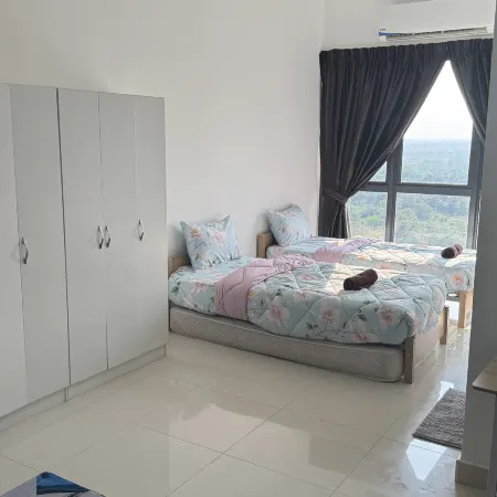 Skyred B-12-36 Near KLIA with NETFLIX