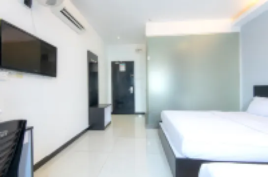 Hotel Pavilion Port Hotels near Pandamaran Chinese Methodist Church (CAC)